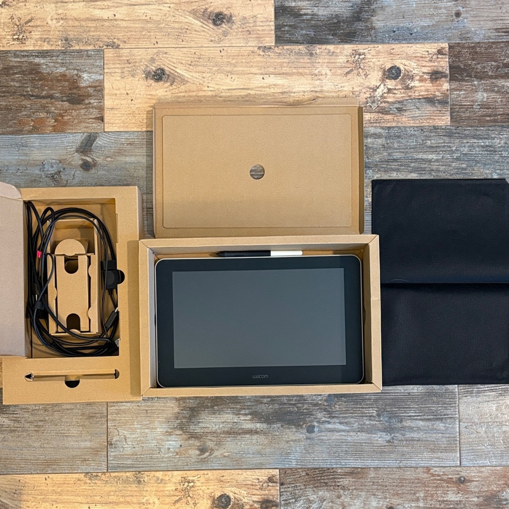 Wacom One Creative Pen Display - Black - Picture 3 of 5